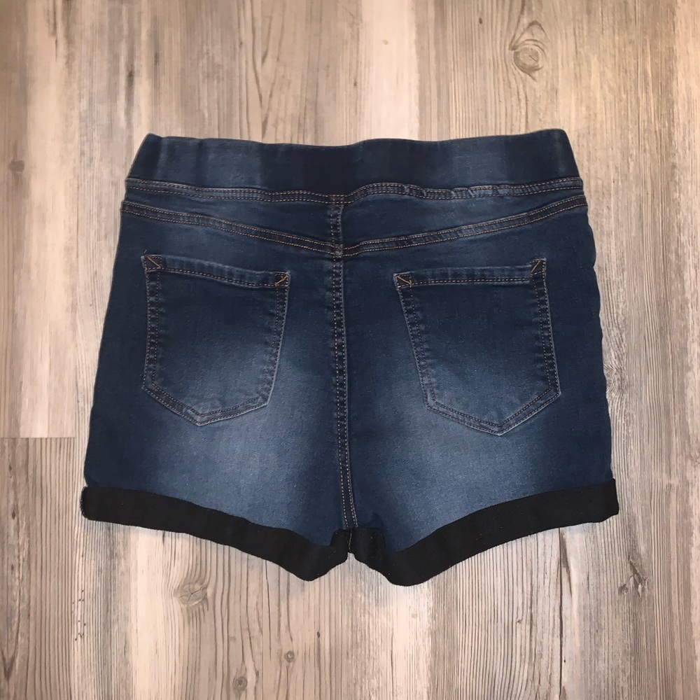 Black🌻Daisy Jean Shorts - Picture 3 of 6
